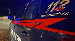 Una coppia entra in chiesa e ruba una borsetta ma vengono arrestati