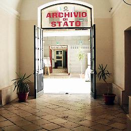 Decenni di politica di scarso interesse verso l’Archivio di Stato