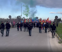 La marcia dei cinquemila: «Abbiamo dimostrato che vogliamo resistere»
