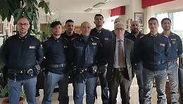 Salvarono un uomo con coraggio e professionalità, il Questore incontra gli agenti-eroi