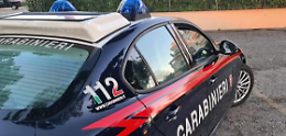 Omicidio in campagna: un uomo trovato senza vita in un’auto