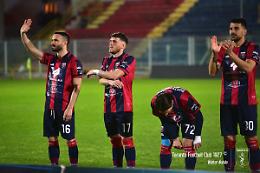 Taranto, ora parlano i calciatori: «Siamo  compatti»