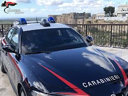 Incastrato dal braccialetto elettronico, raddoppia i domiciliari