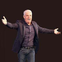 Biagio Izzo: il ritorno all'Orfeo con "Balcone a tre piazze"