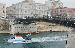 Ponte chiuso al traffico per quasi quattro ore