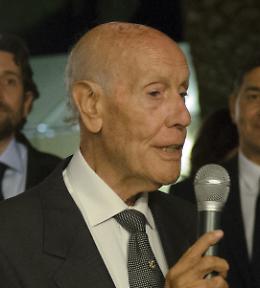 Un'agenzia e il suo timoniere