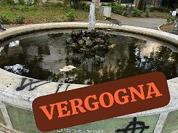 Croci celtiche nella Villa comunale di Martina Franca, il Sindaco: «Vergogna»