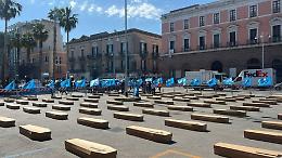 A Bari novantasei bare per dire basta morti sul lavoro. Il flash mob della Uil Puglia
