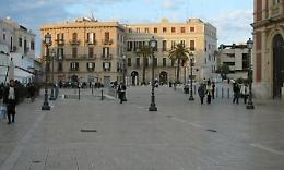 Spedizione punitiva in piazza del Ferrarese a Bari contro una bambina di 12 anni