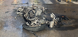 Scontro mortale, perde la vita un motociclista. La moglie in codice rosso