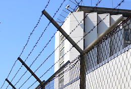 Detenuto tenta l'evasione ma sbaglia direzione e rientra in carcere