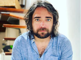 "Aperitivo d'autore" con Giulio Cavalli