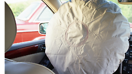 Airbag difettosi, gravissimo pericolo: il Ministero chiede il ritiro di alcune auto. Ecco quali 