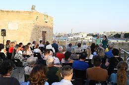 “La memoria del mare”, grande successo a Bari per la IV edizione di Lungomare di libri. Le foto