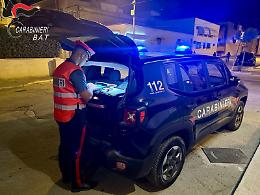 Furto d’auto e folle inseguimento sulla statale 16: due arresti, un complice in fuga