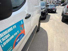 Senz'acqua da due mesi, i residenti scendono in strada. In serata la schiarita
