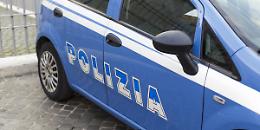 In cinque fanno irruzione in una casa e sparano all'impazzata, ferito un uomo