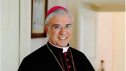 Mons. Luigi Renna colpito da infarto, ore di attesa e di preghiera ad Andria