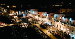 Il porto di Bisceglie si veste a festa nella "Notte dei Sospiri": oltre 10mila presenze. Tutte le foto