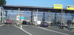 Assalto notturno al casello autostradale di Mottola