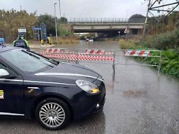 Pioggia intensa a Bari, allagato il sottopasso La Rotella. Riaperto al traffico