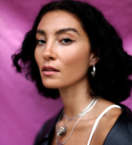 Si veste di rosa la consolle del Canneto: arriva Yasmin