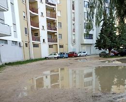 Quel piazzale, terra di nessuno