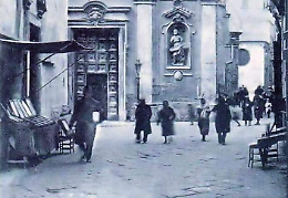 Libri, penne e quaderni... Quando in via Duomo c’era Don Salvatore