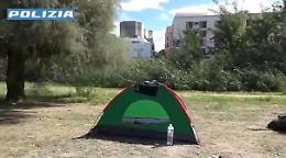 Controlli di Polizia sugli accampamenti di migranti sul lungomare di Barletta. Il video