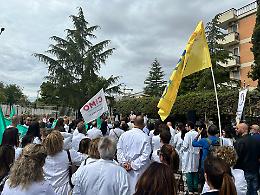 «Violenza sugli operatori sanitari, la Regione è al fianco di medici e infermieri»