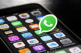Video hot su WhatsApp pubblicato per errore diventa virale in un attimo