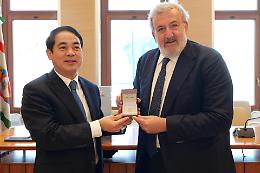 Una delegazione dal Vietnam per parlare di Agricoltura con la Puglia. Le foto