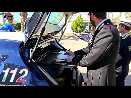 Danno fuoco alle auto della Polizia Locale a Margherita di Savoia, presi due giovanissimi. Il video