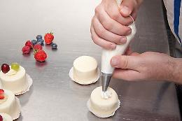 I pasticceri di “Bake Off Italia” a Taranto per una masterclass all’interno del carcere