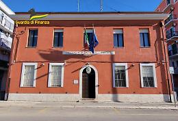 Transazioni con bitcoin per acquistare immagini pedo-pornografiche: un giovane denunciato