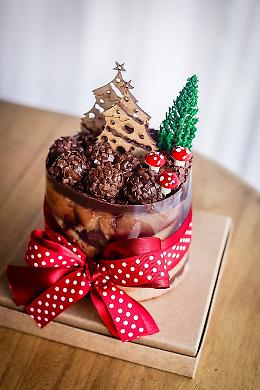 Natale in famiglia? Soprattutto con panettone e albero