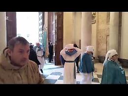 La pioggia fa saltare la processione dell'Immacolata a Taranto. Il video e le foto