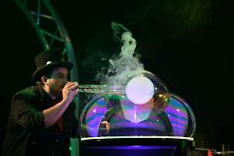 Bubbles Revolution: arriva a Bari il più grande show di bolle di sapone