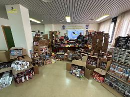 Sequestrati 1,4 tonnellate di fuochi d'artificio e 37mila giocattoli contraffati