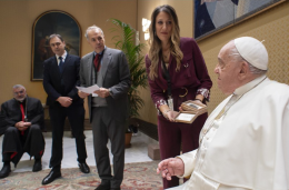 Un Nft per Papa Francesco, insieme tecnologia e spiritualità. Le foto