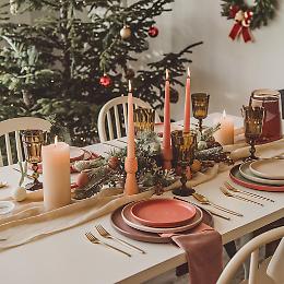La tavola di Natale: ritorno all’eleganza classica con una nota di modernità