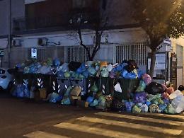 Taranto invasa dai rifiuti, l'accusa del Pd