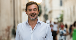 L'on. Stefanazzi difende Delli Noci: “Vai avanti. Serve chiarezza nei criteri di candidatura”