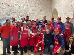 Pranzo di Natale e  raccolta alimentare, la Caritas ringrazia i biscegliesi. Le foto