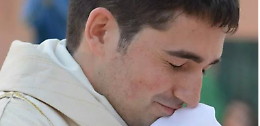 La morte di Luca e il grido di un parroco: “È morto vostro figlio, vittima dell’omertà”