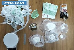 Spaccio di droga in casa, presa una coppia