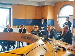 Porto di Taranto, nuovo slancio per sviluppo e sostenibilità: focus su eolico, cantieristica e crociere. Le foto