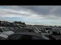 Autodemolitori, autoparchi e rivenditori di pezzi usati: scatta il blitz nella Bat. Il video