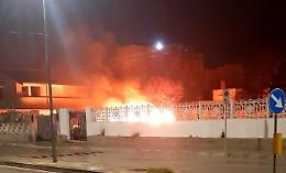Esplode una bombola di gas nella notte, fiamme e paura