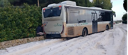Grandine e gelo paralizzano il Salento: strade impraticabili e danni alle colture